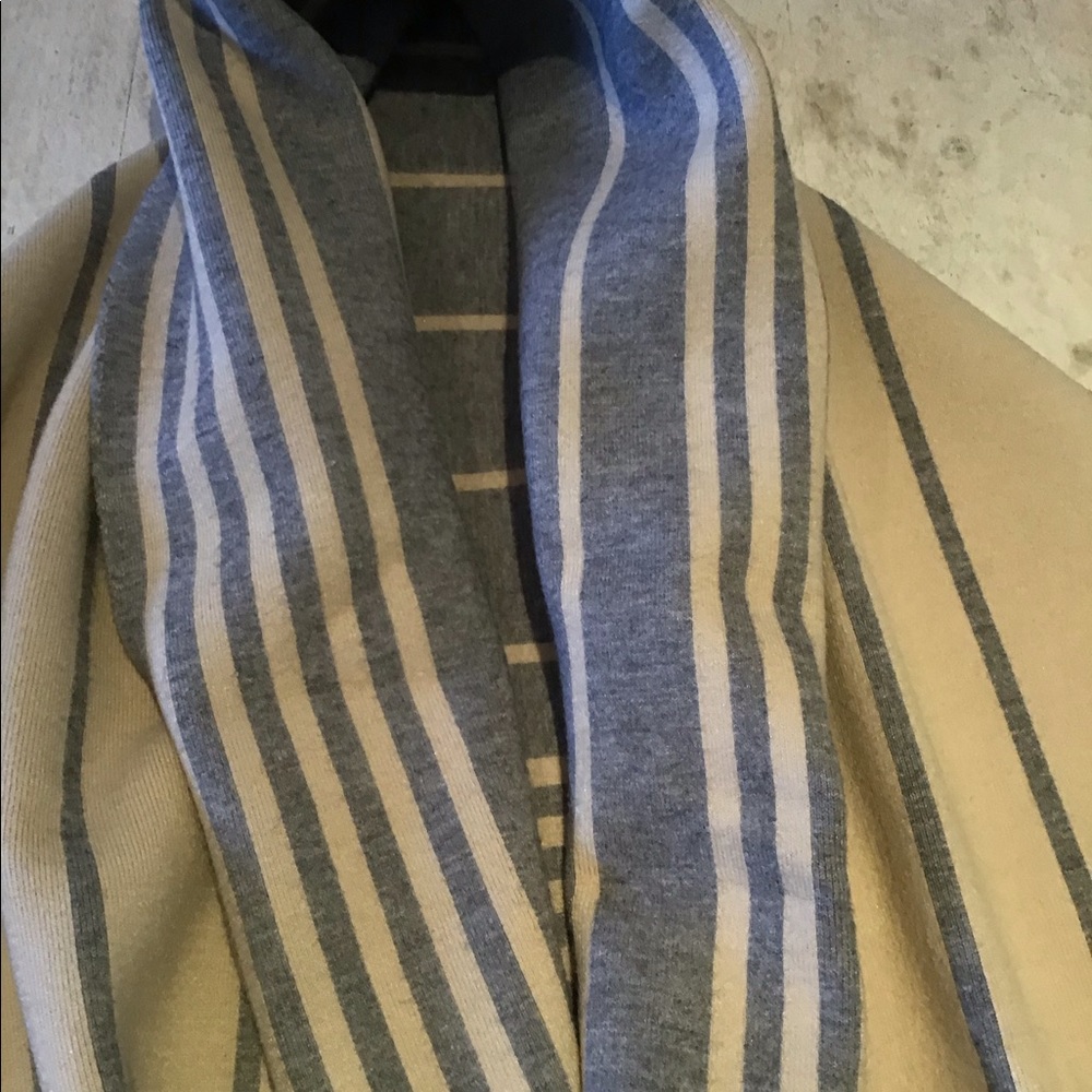 BCBG Poncho - Picture 10 of 13